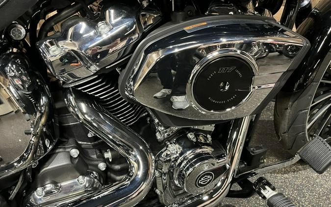 2026 Harley-Davidson® Breakout® Vivid Black - Chrome FXBR