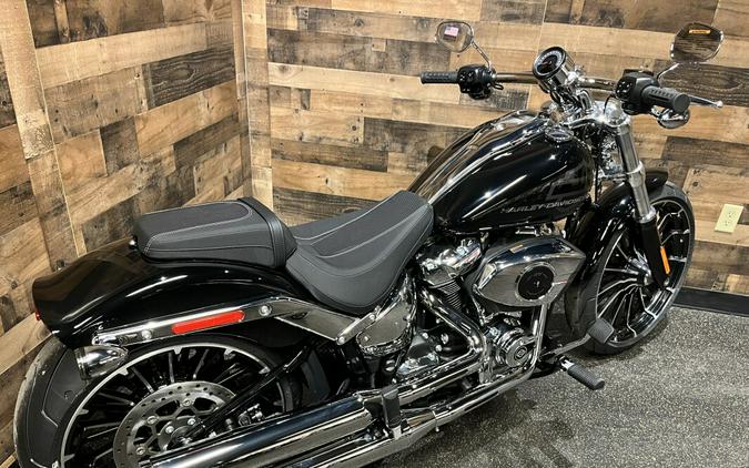2026 Harley-Davidson® Breakout® Vivid Black - Chrome FXBR