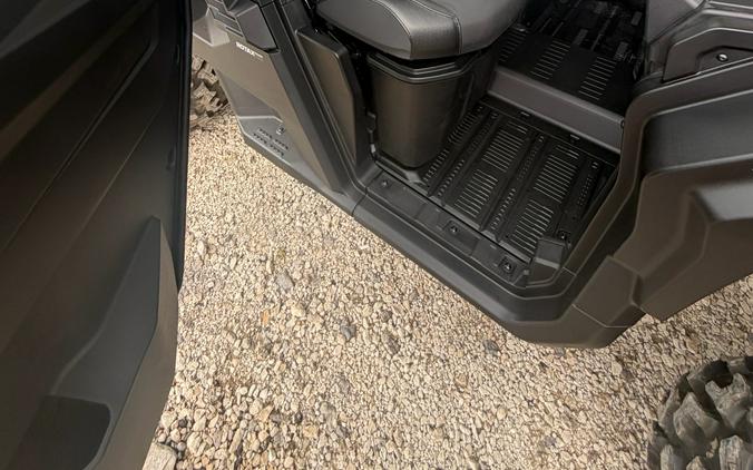 2026 Can-Am Defender XT CAB HD11