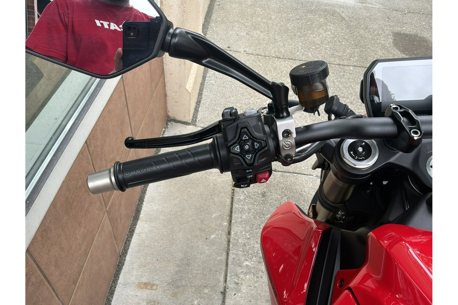 2026 Streetfighter V2 - Ducati