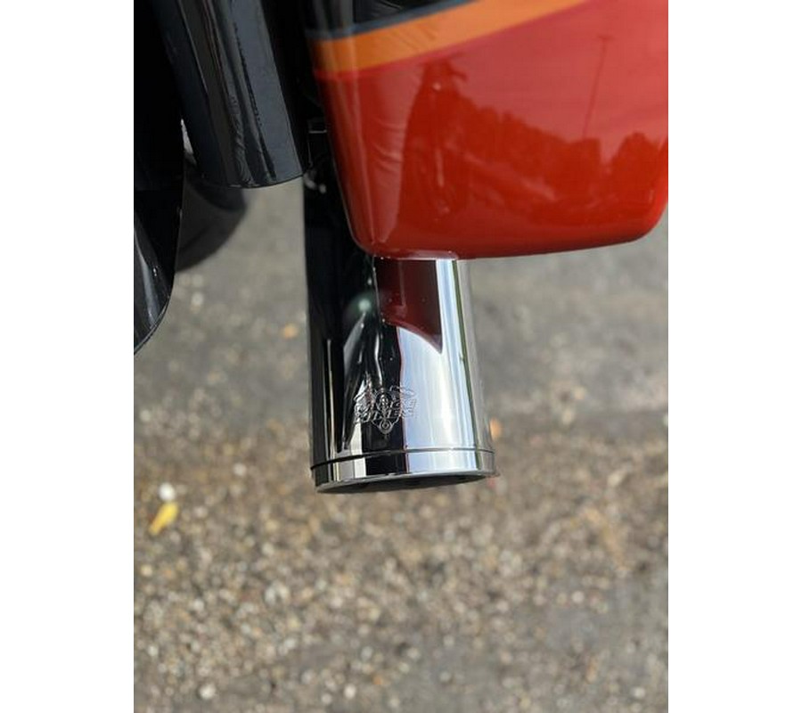 2013 Harley-Davidson® FLHTCUSE8 - CVO™ Ultra Classic® Electra Glide®