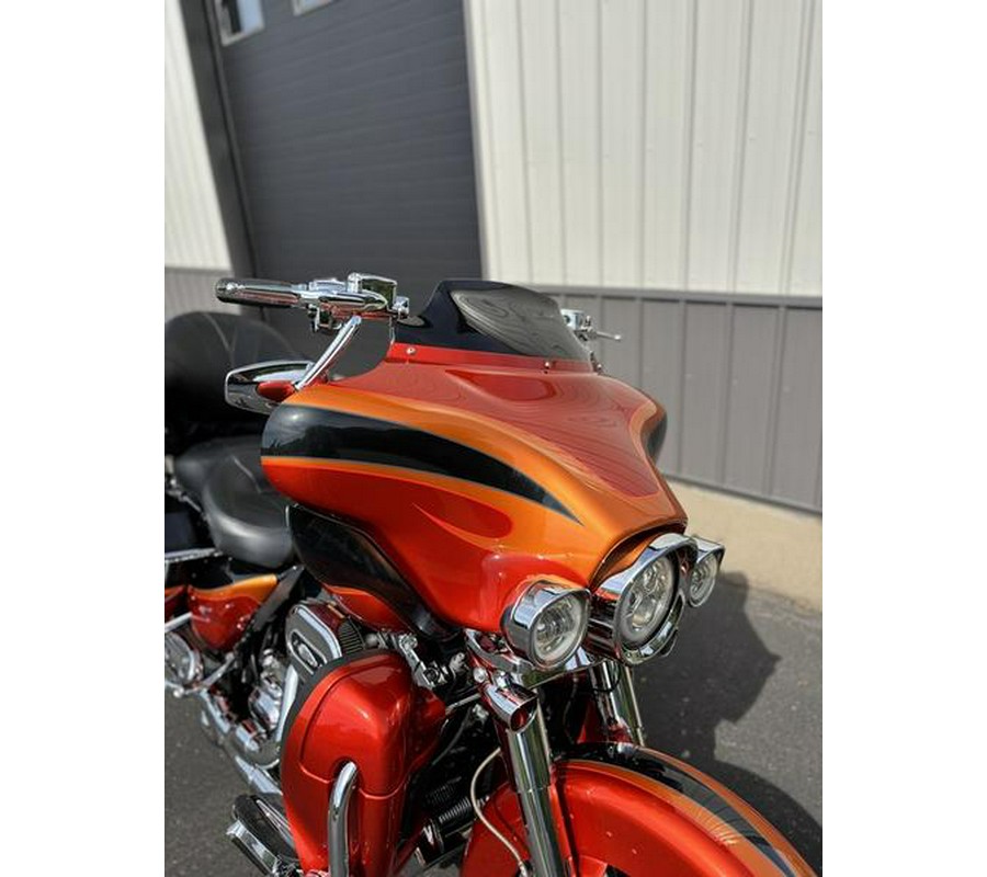 2013 Harley-Davidson® FLHTCUSE8 - CVO™ Ultra Classic® Electra Glide®