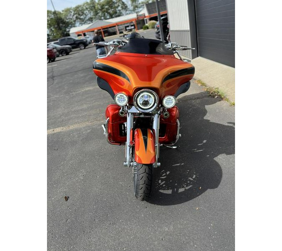 2013 Harley-Davidson® FLHTCUSE8 - CVO™ Ultra Classic® Electra Glide®