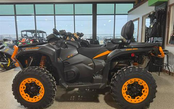 2026 Can-Am Outlander MAX XT-P 1000R Smart-Shox with 10.25 in. touchscreen display
