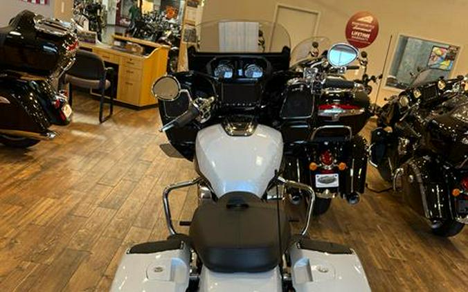 2024 Indian Motorcycle Challenger® Limited with PowerBand Audio Package