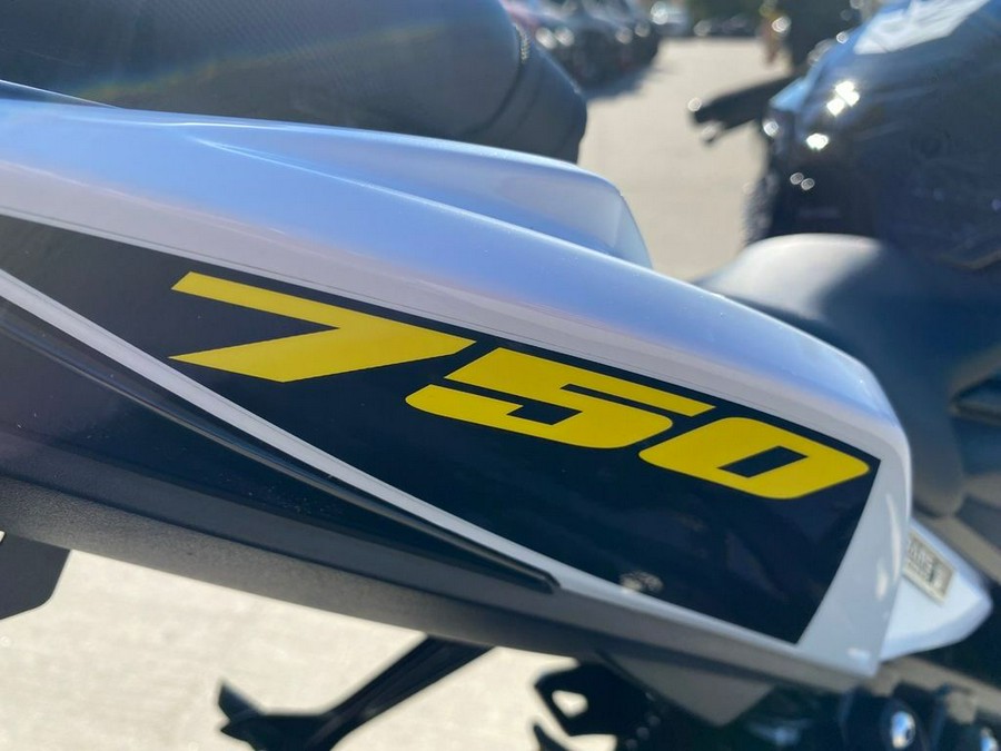 2021 Suzuki GSX-S750ZAM1