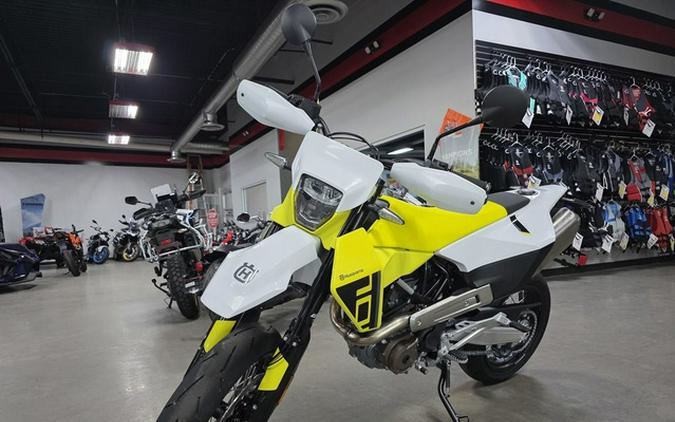 2026 Husqvarna Supermoto 701