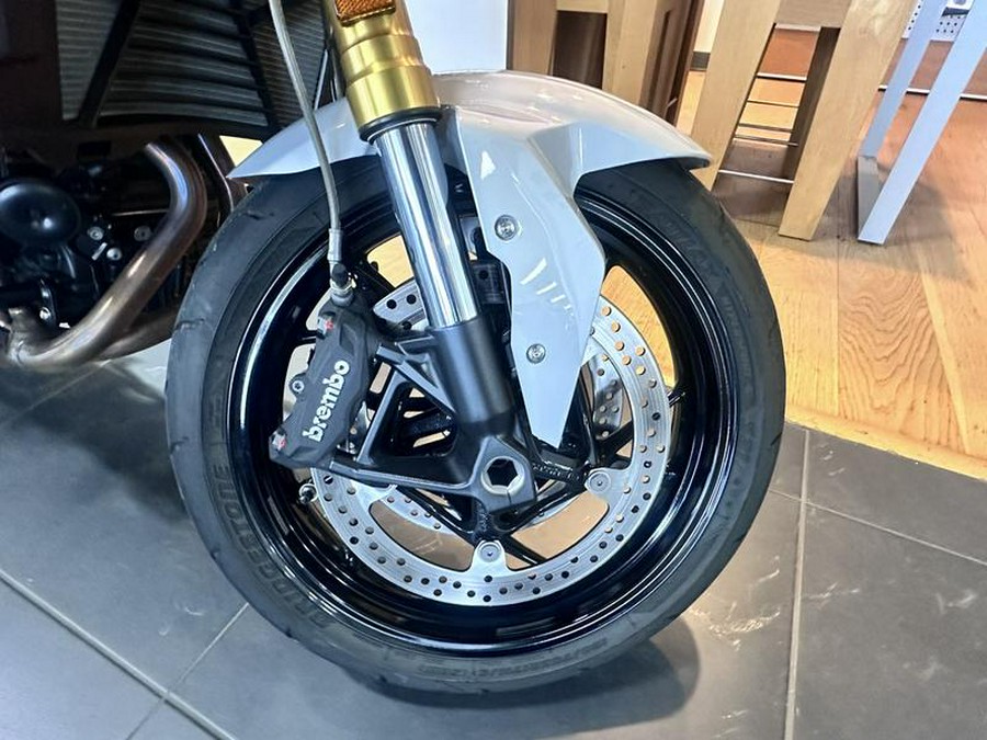 2021 BMW F 900 R Hockenheim Silver Metallic / Racing Red