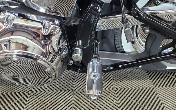 2016 Harley Davidson Softail Deluxe Flstn