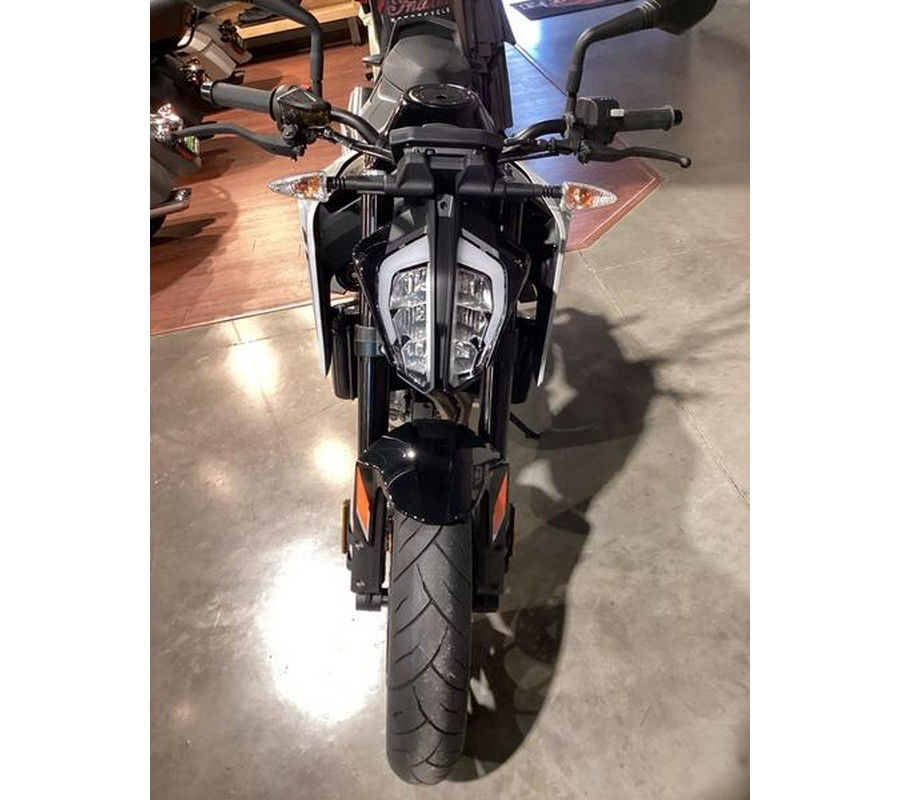 2024 KTM 790 Duke