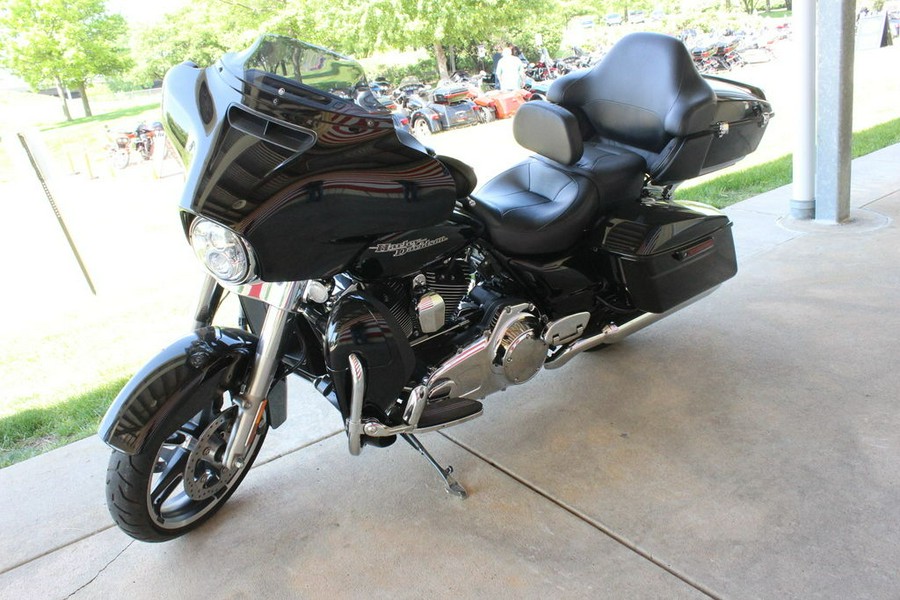 2014 Harley-Davidson® FLHX - Street Glide®