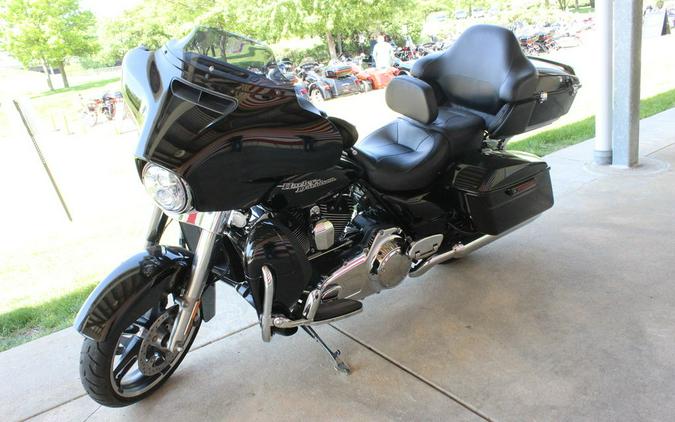 2014 Harley-Davidson® FLHX - Street Glide®