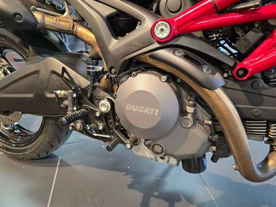 2012 Ducati Monster 696