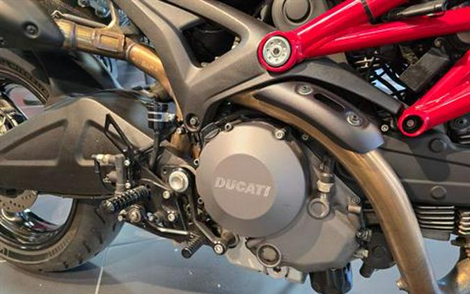 2012 Ducati Monster 696