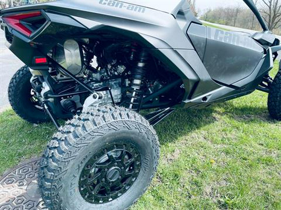 2024 Can-Am Maverick R X RS with Smart-Shox