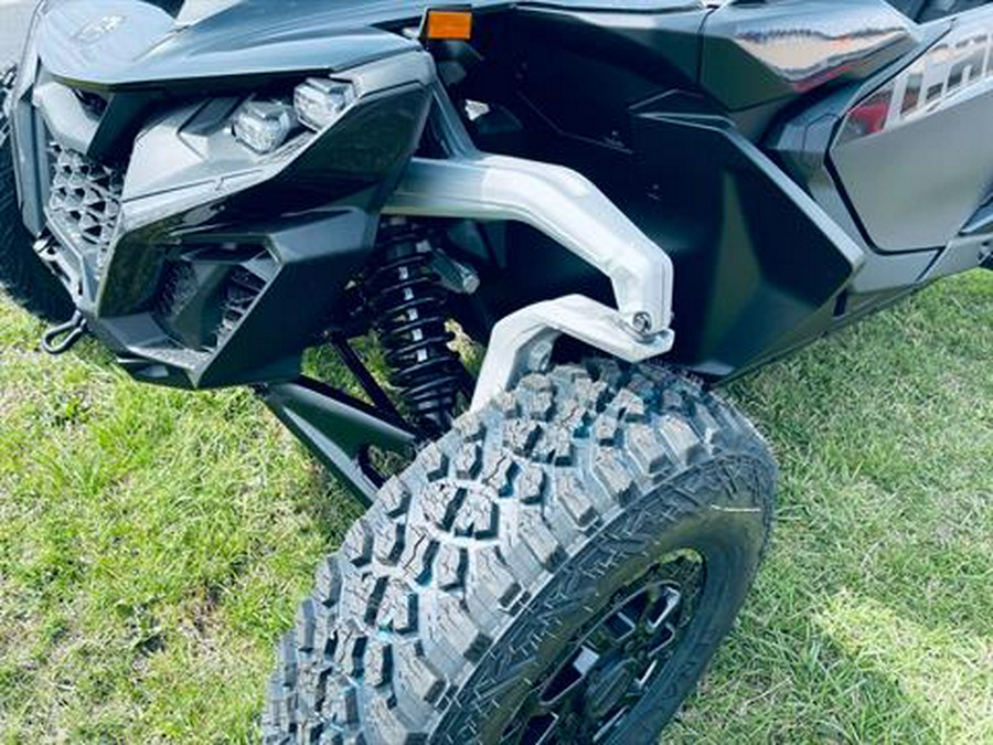 2024 Can-Am Maverick R X RS with Smart-Shox