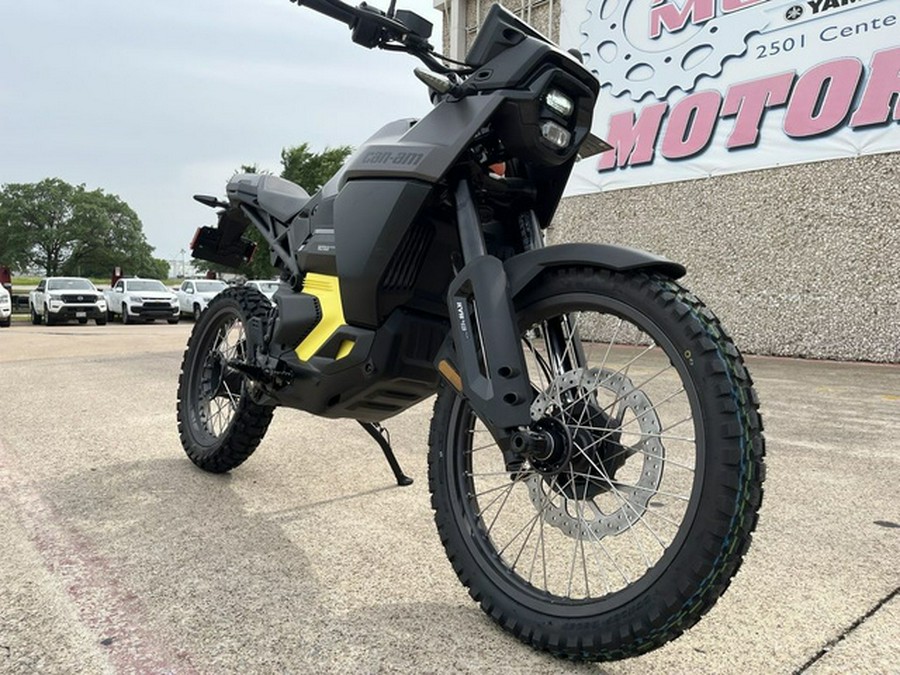 2025 Can-Am Origin Carbon Black