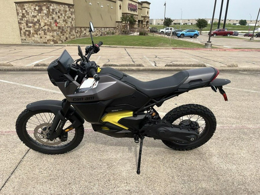 2025 Can-Am Origin Carbon Black