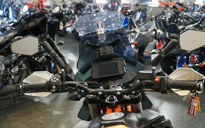 2021 KTM Adventure 890 R