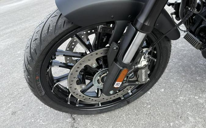 2025 Indian Motorcycle® Sport Chief RT Black Smoke