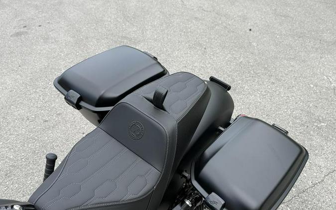 2025 Indian Motorcycle® Sport Chief RT Black Smoke