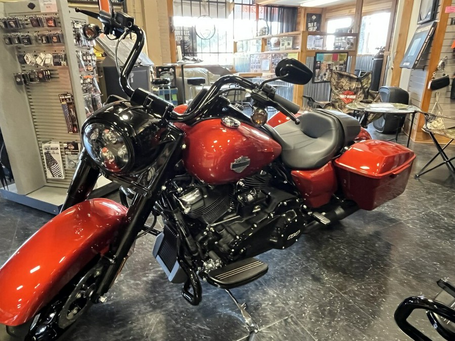 2025 Harley-Davidson® Road King® Special Whiskey Fire