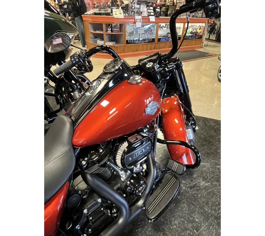 2025 Harley-Davidson® Road King® Special Whiskey Fire