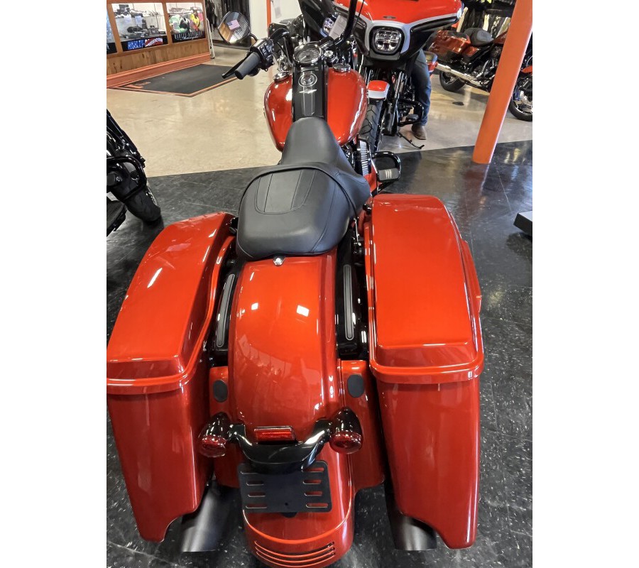 2025 Harley-Davidson® Road King® Special Whiskey Fire