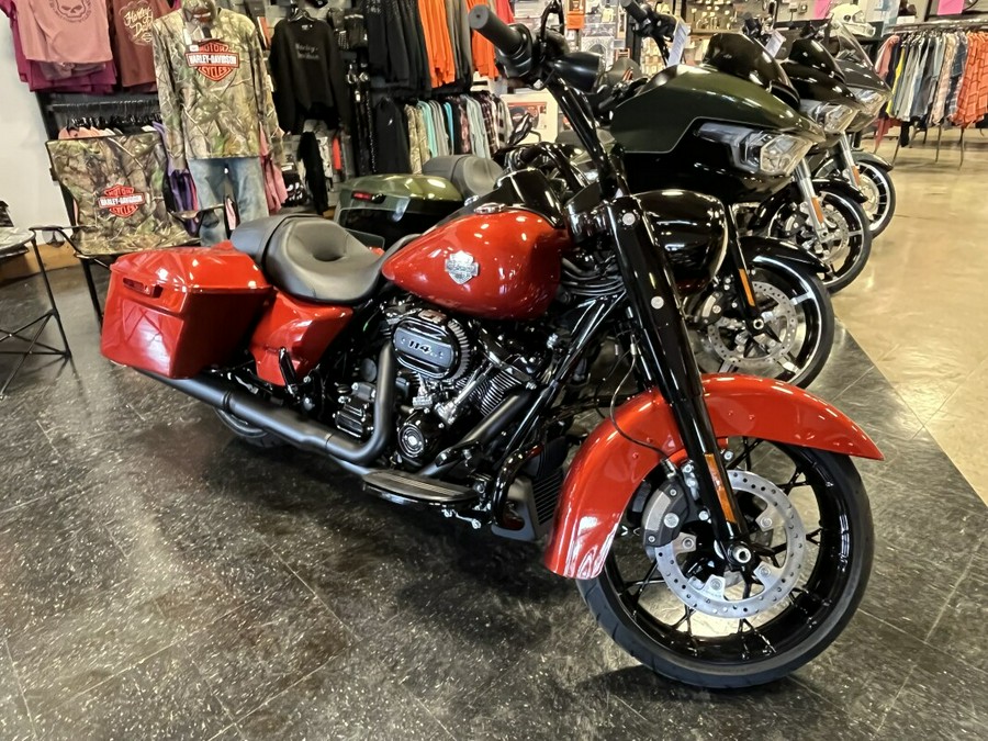 2025 Harley-Davidson® Road King® Special Whiskey Fire