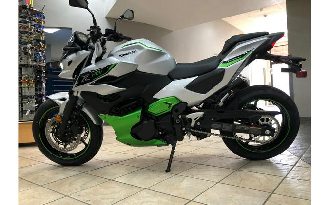 2024 Kawasaki Z7 Hybrid ABS