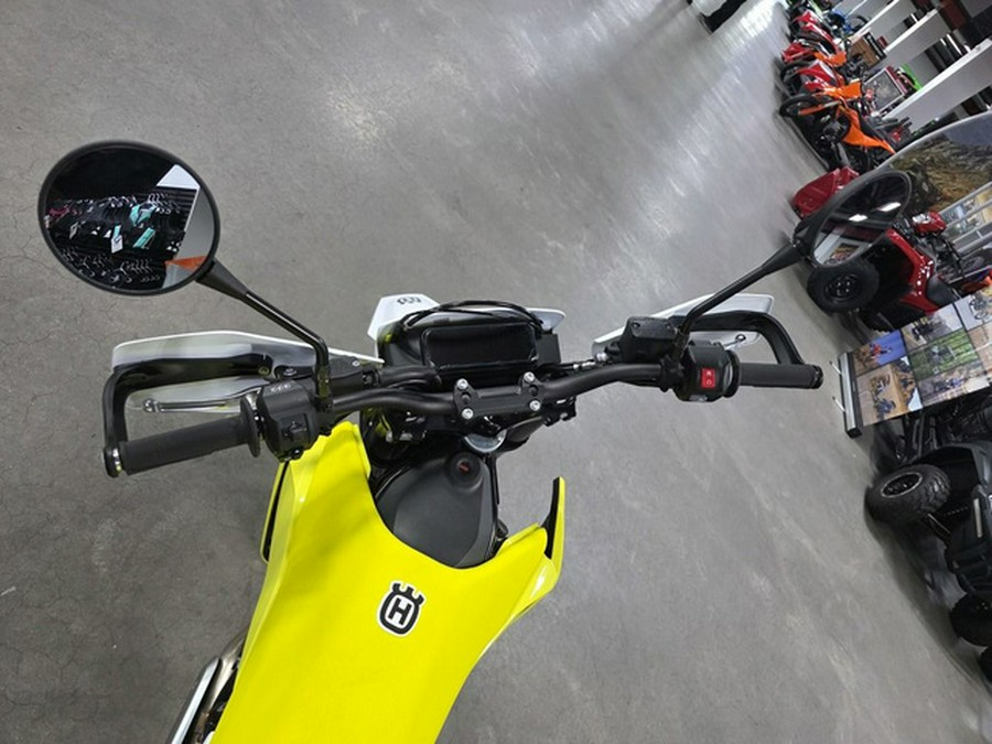 2026 Husqvarna Supermoto 701