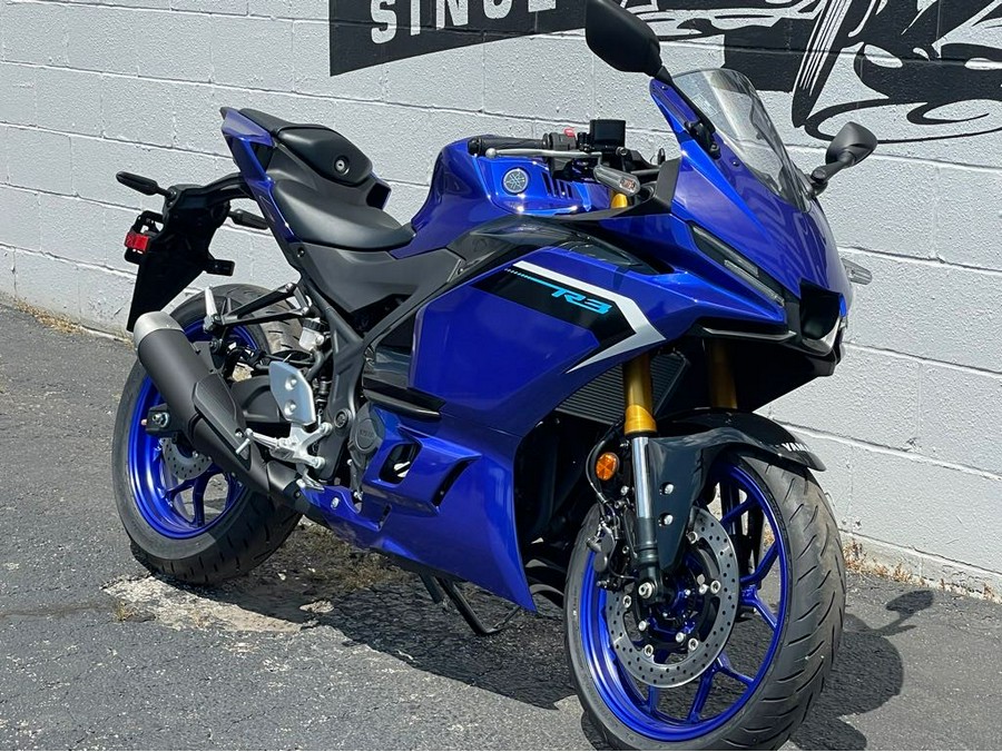 2025 Yamaha YZFR3 R3