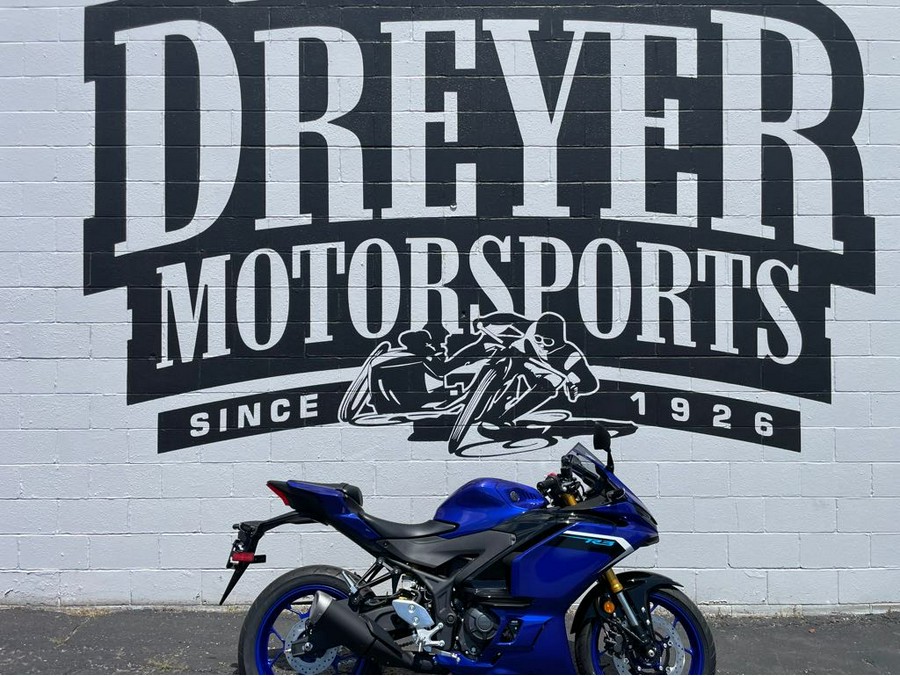 2025 Yamaha YZFR3 R3