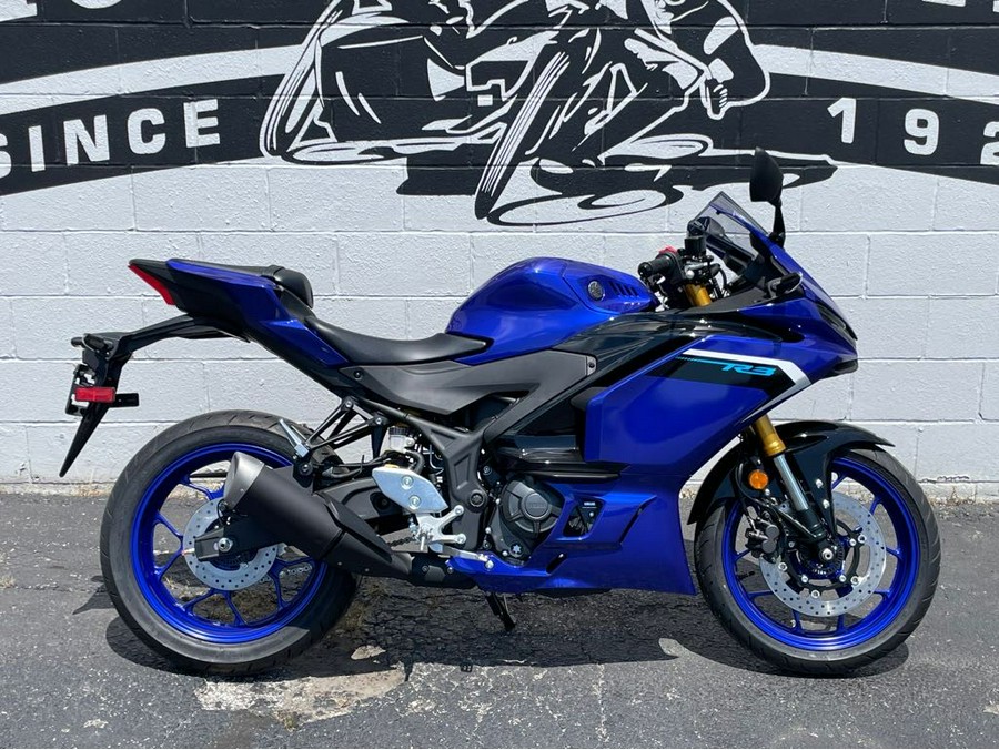 2025 Yamaha YZFR3 R3