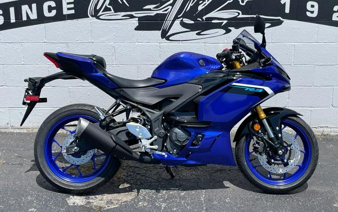 2025 Yamaha YZFR3 R3