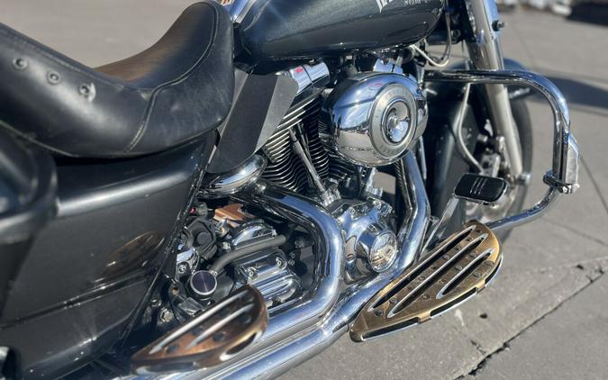 2006 Harley-Davidson® Road King Custom FLHRSI BLACK PEARL 620178