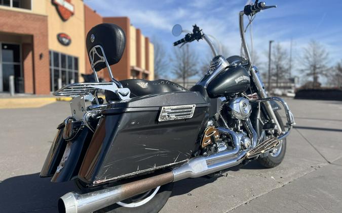 2006 Harley-Davidson® Road King Custom FLHRSI BLACK PEARL 620178