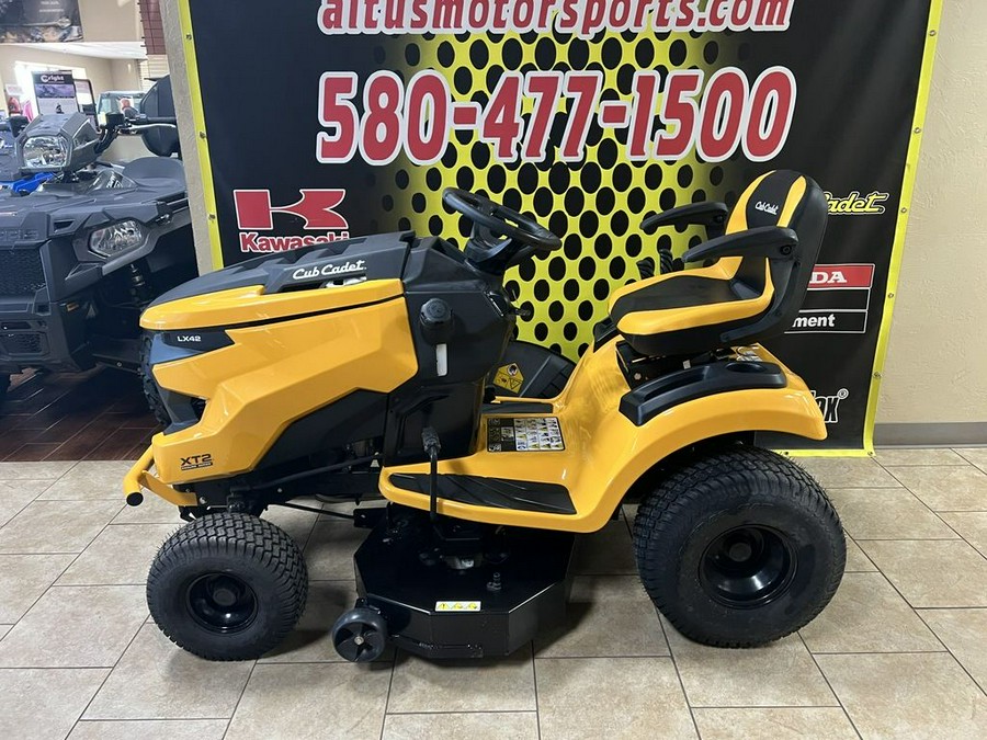 2023 Cub Cadet® Lawn & Garden Tractors XT2 LX42