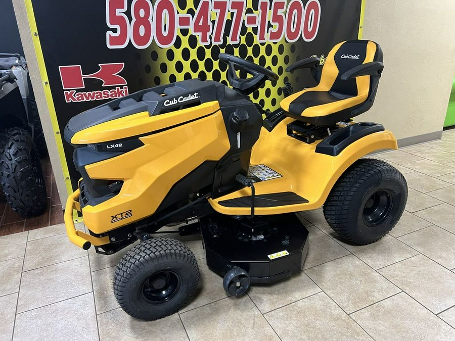 2023 Cub Cadet® Lawn & Garden Tractors XT2 LX42