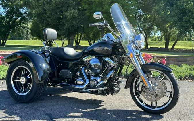 2016 Harley-Davidson® Freewheeler® Vivid Black