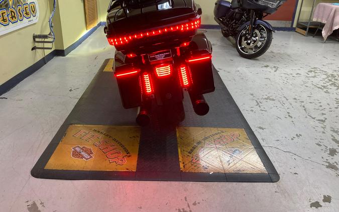 2020 Harley-Davidson® Ultra Limited – Black Option Vivid Black - Black Finish FLHTK