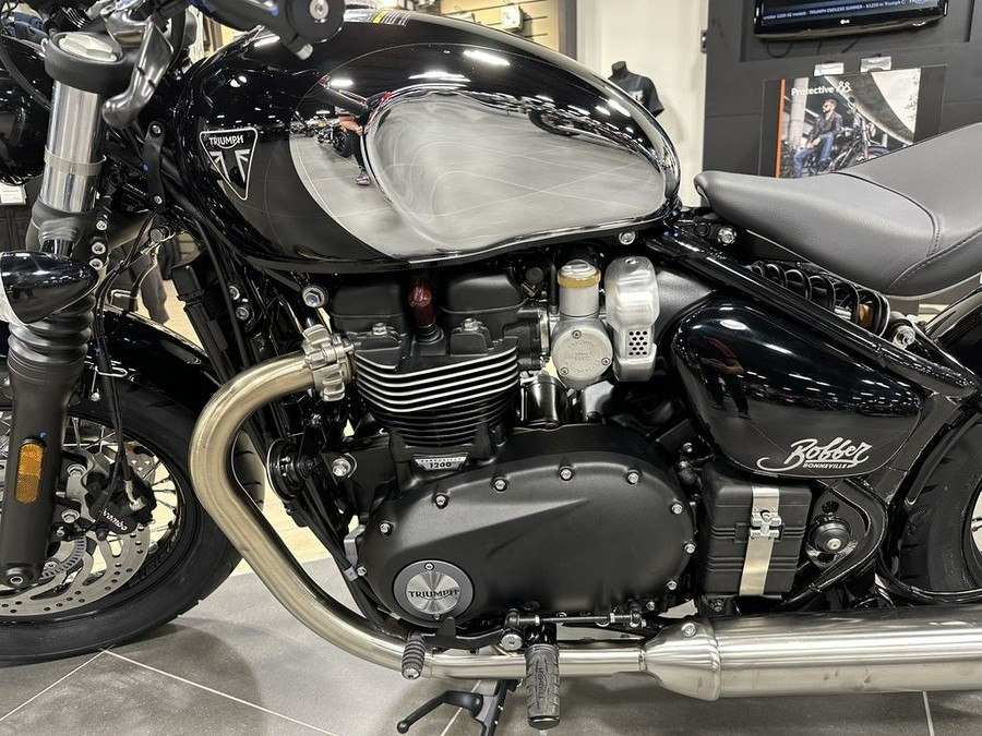 2023 Triumph Bonneville Bobber Chrome Edition Chrome / Jet Black