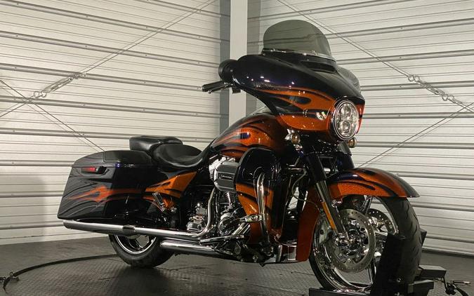 2015 Harley-Davidson® FLHXSE - CVO™ Street Glide®