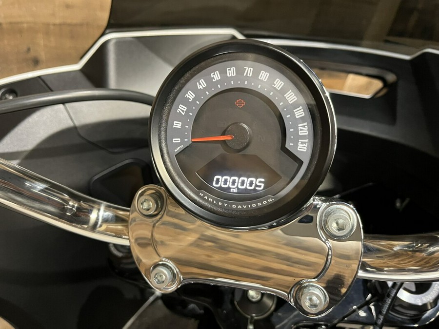 2026 Harley-Davidson® Low Rider® ST White Onyx Pearl - Chrome FXLRS