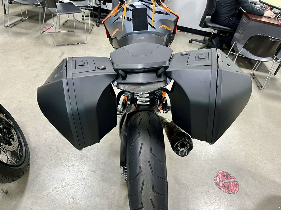 2023 KTM 1290 Super Duke GT