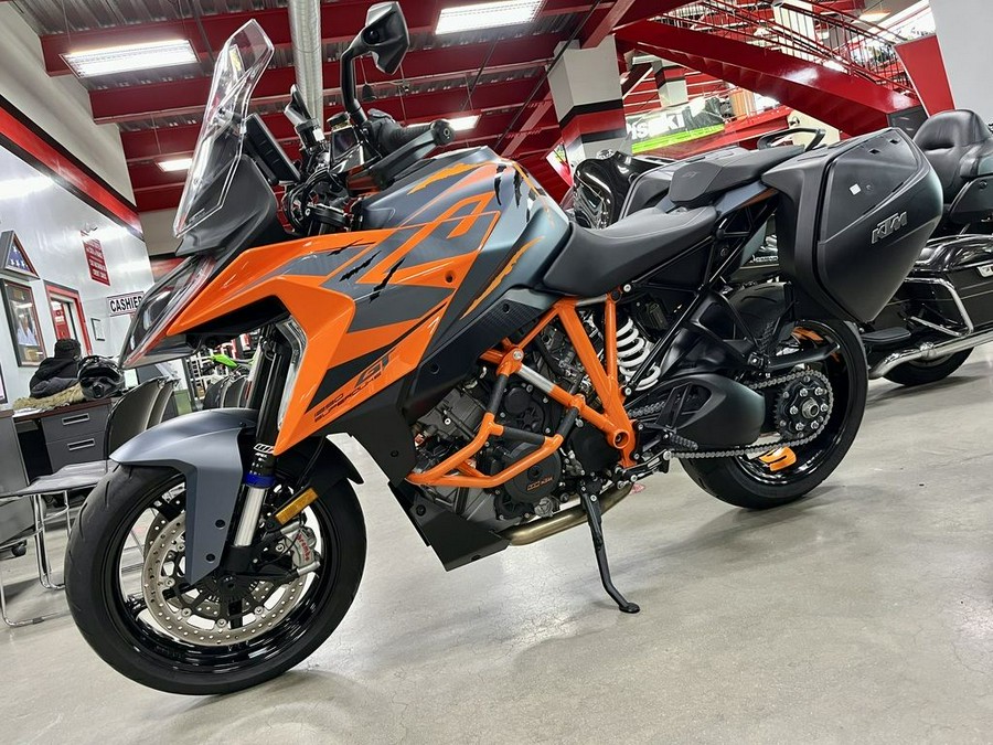 2023 KTM 1290 Super Duke GT