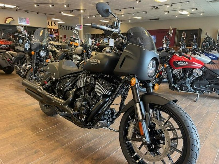 2024 Indian Motorcycle® Sport Chief Black Smoke