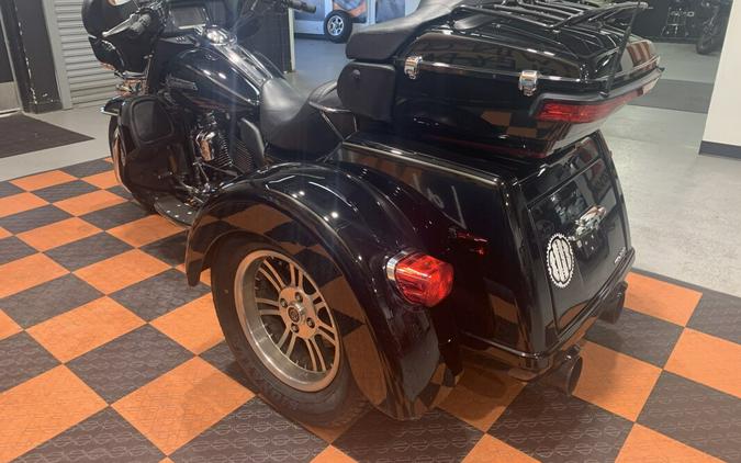 USED 2018 HARLEY-DAVIDSON TRI-GLIDE ULTRA FLHTCUTG FOR SALE NEAR LAKEVILLE, MN