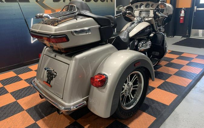 USED 2018 HARLEY-DAVIDSON TRI-GLIDE ULTRA FLHTCUTG FOR SALE NEAR LAKEVILLE, MN