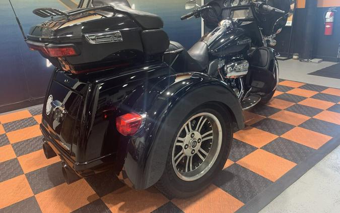 USED 2018 HARLEY-DAVIDSON TRI-GLIDE ULTRA FLHTCUTG FOR SALE NEAR LAKEVILLE, MN